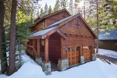 Image de Cozy Tahoe Donner Cabin