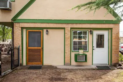 Image de Langridge Lodge - Studio charmant, très bien situé!