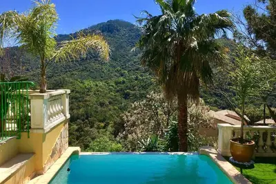Image de Villa entre mer et montagne avec piscine à débordement