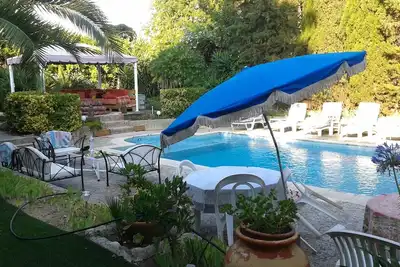 Image de petit paradis, villa piscine, à 400m Plage Nice, la campagne en centre ville.