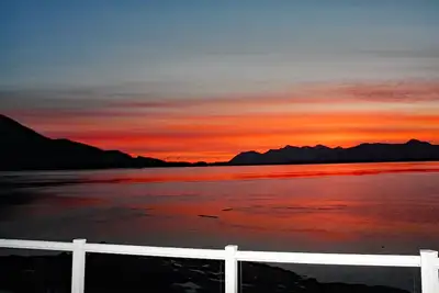 Image de Beach House Un Waterfront haut de gamme Location de vacances Captain Morgan En Ketchikan