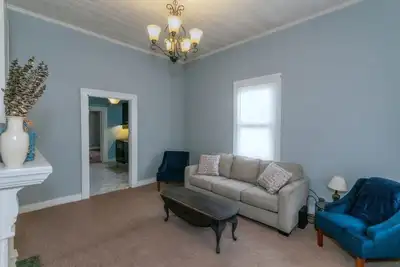 Image de Cottage Cottage dans le centre-ville près de la rivière * 15 min à Benning * Animaux acceptés