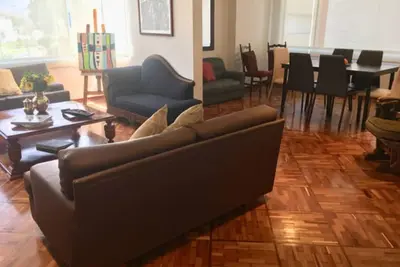 Très bien situé, pratique, 200 m, rénové