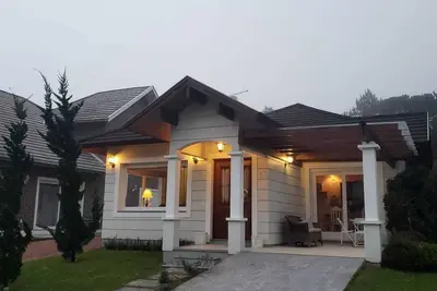 Image de Belle et nouvelle maison à Canela, communauté fermée, wifi gratuit, ciel