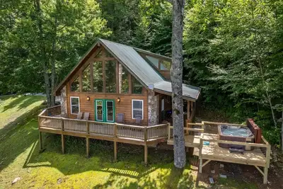 Image de Spacieux cadre en A avec terrasse panoramique et bain à remous surplombant la magnifique