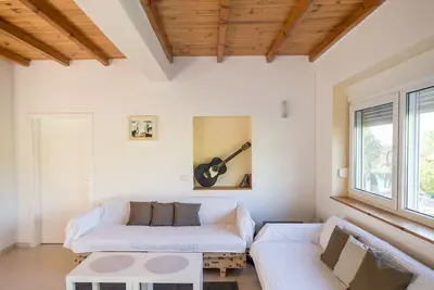 Image de Maison de village confortable avec un immense jardin à couper le souffle