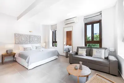 Image de Wamly décoré appartement avec jaccusi en plein air dans le cœur de La Canée