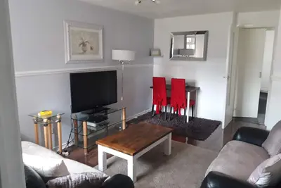 Image de Appartement situé à côté de l'hôpital Queen Elizabeth et des magasins breahead