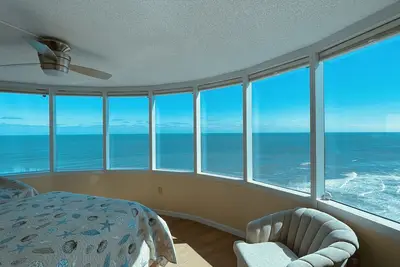 Image de Spectaculaire vue sur l'océan et Bright Beach Condo, 2br / 2Bath, le meilleur sur les Shores