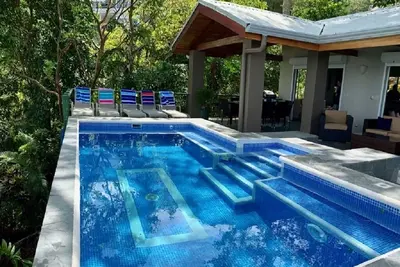 Image de Vues incroyables sur l'océan et la jungle! Maison de luxe dans la jungle!