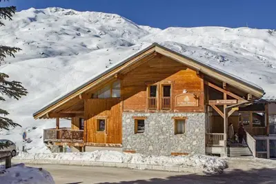 Image de Pied des pistes de ski, 2ème étage, remise en forme, terrasse, balcon, cheminée ou poêle à bois