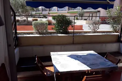 Image de Studio cabine climatisé avec piscine au Grau du roi en rdc