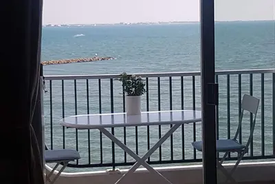 Image de Vue Mer. . Veilleuse. . ! -Dernier Etage! - Ascenseur - Parking-Linge Fourni-Wifi