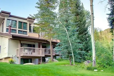 Image de Just Listed Sale! Complexe isolé dans les bois, Deck Overlooks Creek, Près de vélo / randonnée, Grill, Sauna