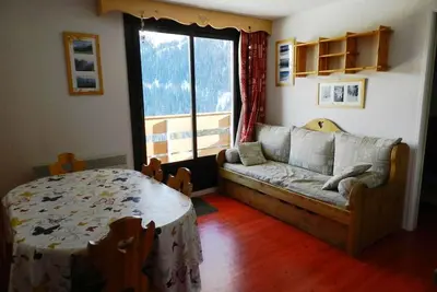 Image de 100m du centre station, parking, casier à ski, 24m², Les 7 Laux