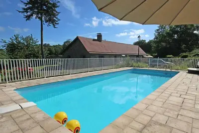 Image de Longère avec Piscine Chauffée, Jardin et Vélos à Dispo