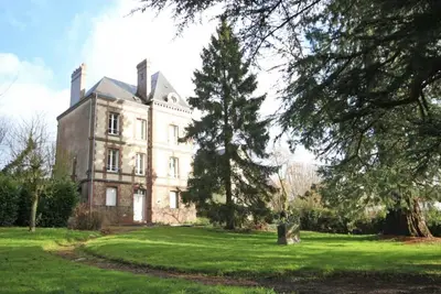 Image de Maison bourgeoise avec grand parc, proche centre ville, idéale pour groupes