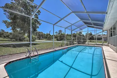 Image de Spring Hill Home w \/ Lanai - 1. 6 mi à Weeki Wachee