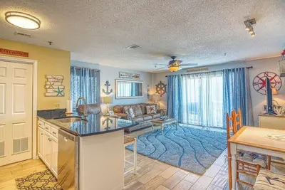 Image de Nouvellement rénové Condo unité w / vue sur la mer et la piscine!