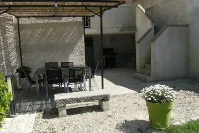 Image de maison dans village provençal 6 personnes