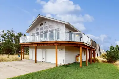 Image de Maison lumineuse et récemment rénovée avec terrasse et accès à la plage privée - chiens Ok!