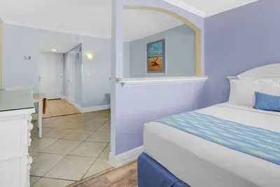 Image de Pelican Pointe Condo / Unité d'hôtel # 220 Efficacité abordable au coeur de Clearwater Beach!