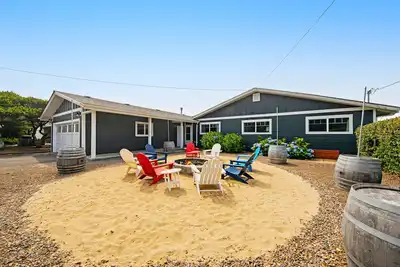 Image de Ocean-chien maison conviviale w / pont, bain à remous privé et vue imprenable!