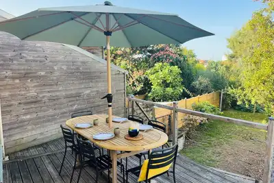 Image de Agréable maison de ville avec terrasse et jardin