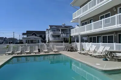 Image de Bloc de plage! Joli condo 1 chambre confortable!