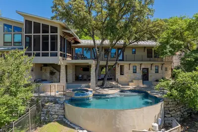 Image de ♛ WalkerVR Lake Travis Escape- * Nouveau * Piscine, spa, accès �� la rampe de bateau!