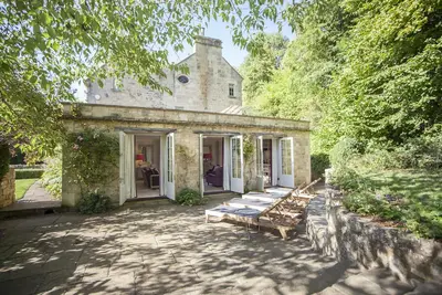 Image de Quinzaine Farm Manor - une maison qui peut accueillir 14 personnes dans 7 chambres