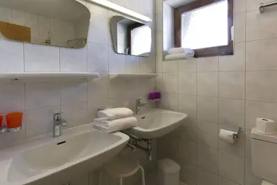 Appartement B \/ 1 chambre \/ douche, Wc - Ostbacher Stern