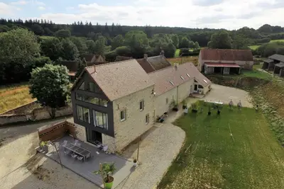 Image de Maison authentique rénovée 7ha, étang, confort moderne, idéal pour familles, animaux acceptés