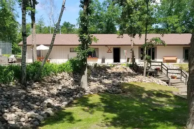 Image de Appartement de 2 chambres, piscine chauffée, salle de jeux, situé en bordure de rivière. 4 roues autorisées