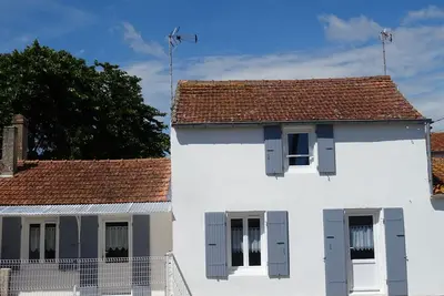 Image de Maison de charme pour 8 à 9 personnes le château d'oléron avec Wifi