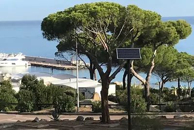 Image de Marina De San Ambroggio: petite maison très bon standing face mer 150m plage