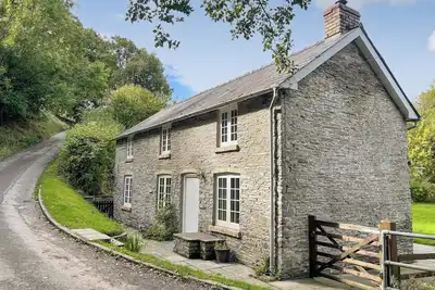 Image de 2 chambres à coucher à Rhulen, near Builth Wells
