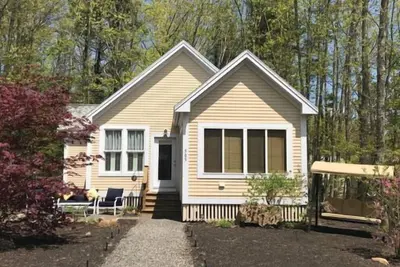 Image de Freshly updated cozy cottage next to clubhouse