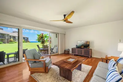 Image de Condo avec vue imprenable sur l'océan, piscine partagée, bain à remous et bien plus encore!