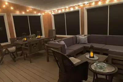 Image de Jetée de Narragansett! Promenade facile vers la digue, la nourriture et le plaisir! 1 km de la plage!