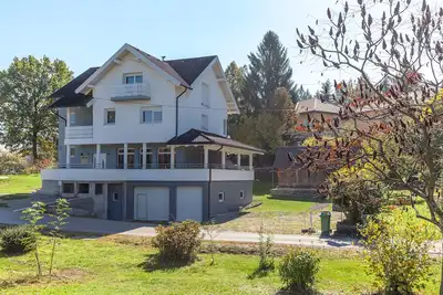 Image de Appartement Snježana - Appartement avec balcon - Udobni apartman sa 1 spavaćom s.