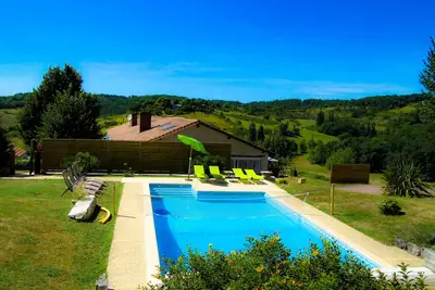 Image de Gîte 12 personnes avec piscine. Option Spa