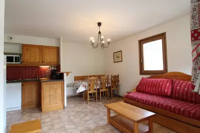 Image de 2ème étage, terrasse, parking, télévision, casier à ski, 40m², Val Cenis