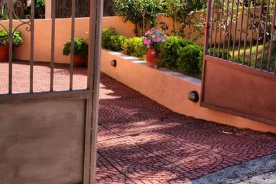 Image de Traditionnelle Villamandola, Piscine privée, dans Lakithra, View Of Argostoli Bay.