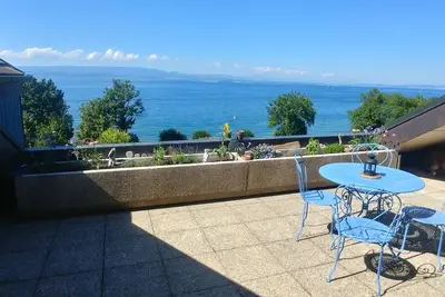 Image de Appartement pieds dans l'eau avec vue et accès lac