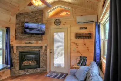 Image de \/\/ Frank's Landing \\\\ Un chalet confortable * paisible * romantique près du lac Nantahala