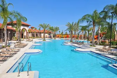 Image de Ouverture Grande / Chauffage Gratuit Dans Le Spa / Minutes de Disney / WaterPark / Arcade / Bar / Gym / Ac / WiFi