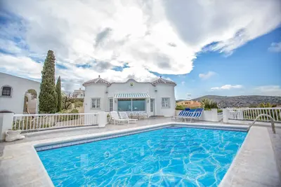 Image de \"The Deck\" - Villa de RĂŞve, emplacement exclusif, vue mer, wifi, piscine, clim