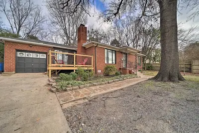 Image de Nouveau! Tulsa Cottage w / Yard - 1 bloc Ă Philbrook!