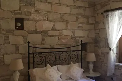 Image de Joliment restaurée, maison de village en pierre de 2 chambres offrant paix et tranquillité